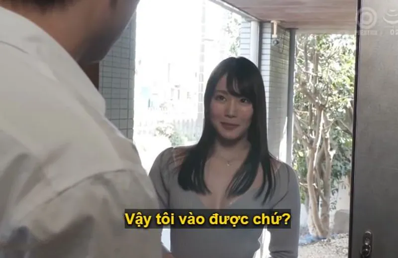 Người anh trai giàu sang bị cô em gái xinh đẹp nhà bên cạnh, vừa mới dọn về cùng ông chồng mới, chủ động dụ dỗ quan hệ tình dục.